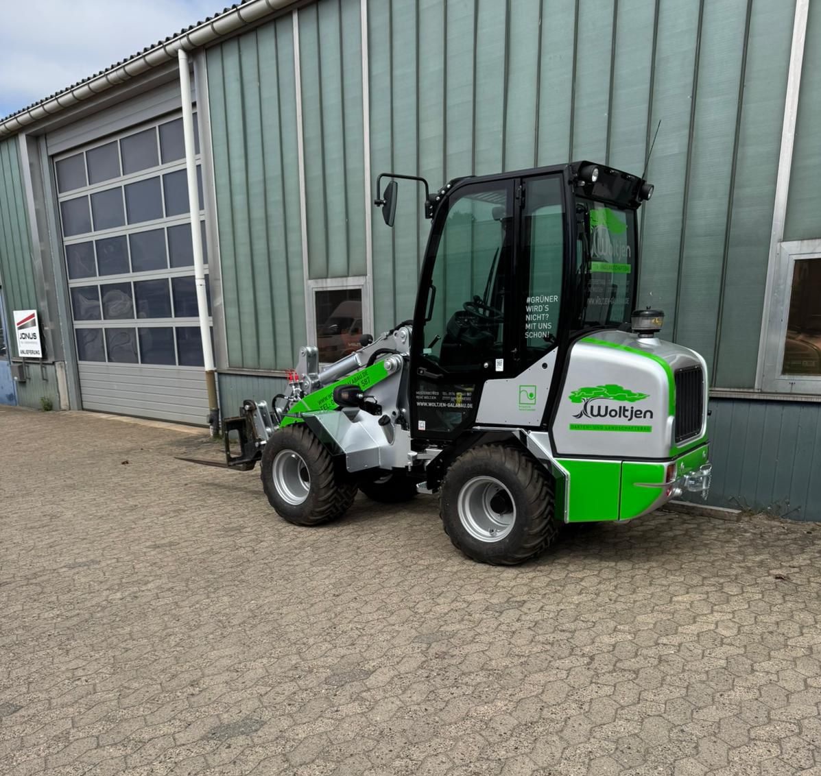 Woltjen Gabelstapler hinten links